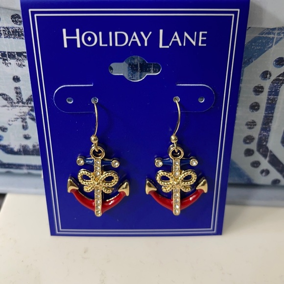 Holiday Lane Earrings. - Picture 1 of 5